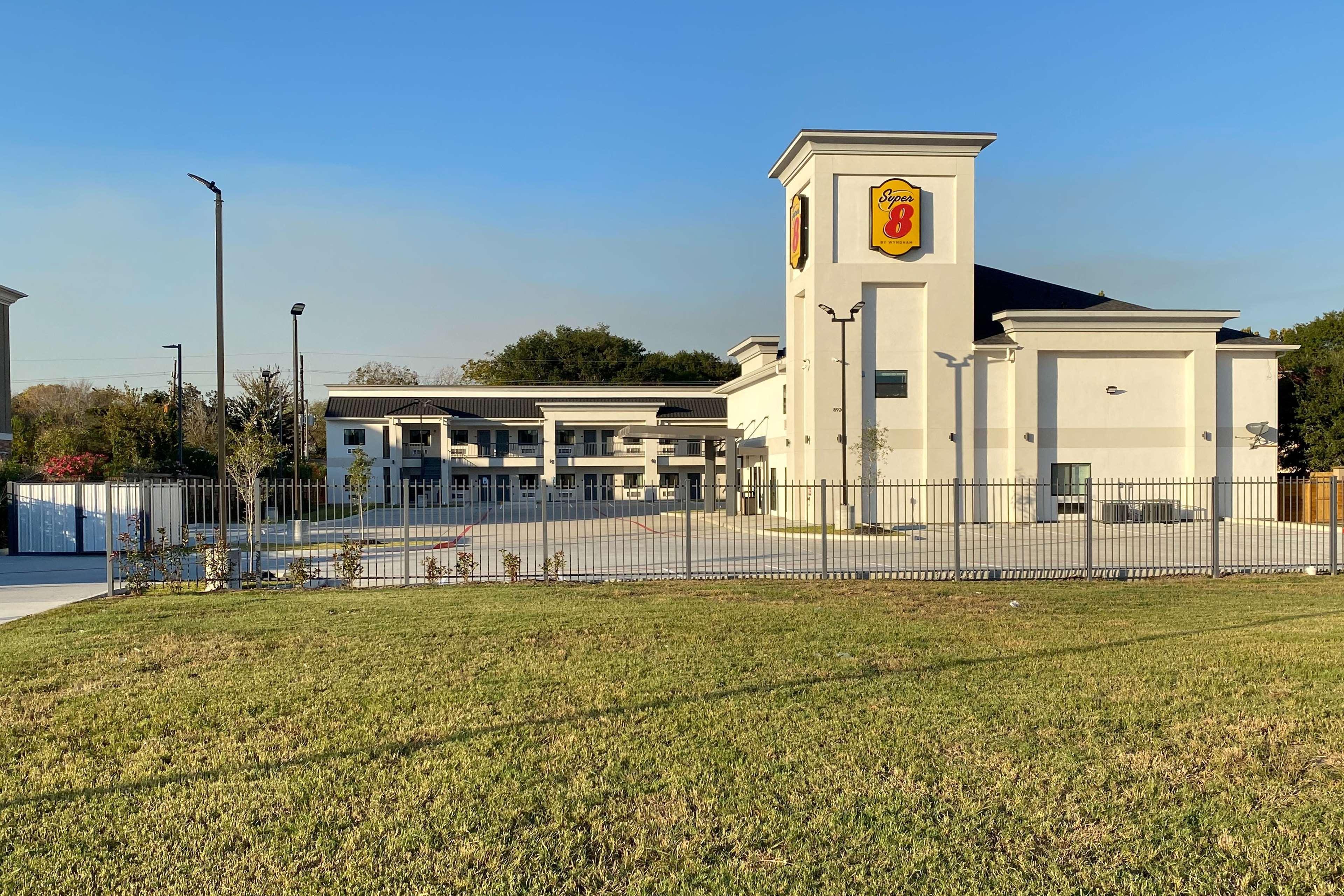 Super 8 By Wyndham Houston Nw Beltway 8-West Rd Ξενοδοχείο Jersey Village Εξωτερικό φωτογραφία